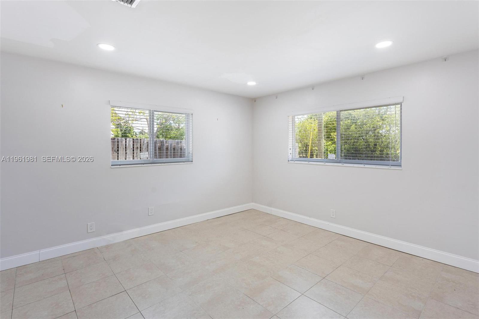 3241 NE 17th Ave Unit: S