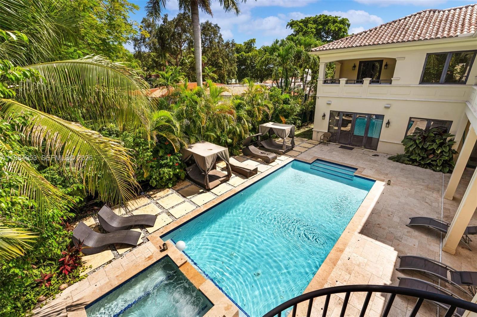2715 Cordova St