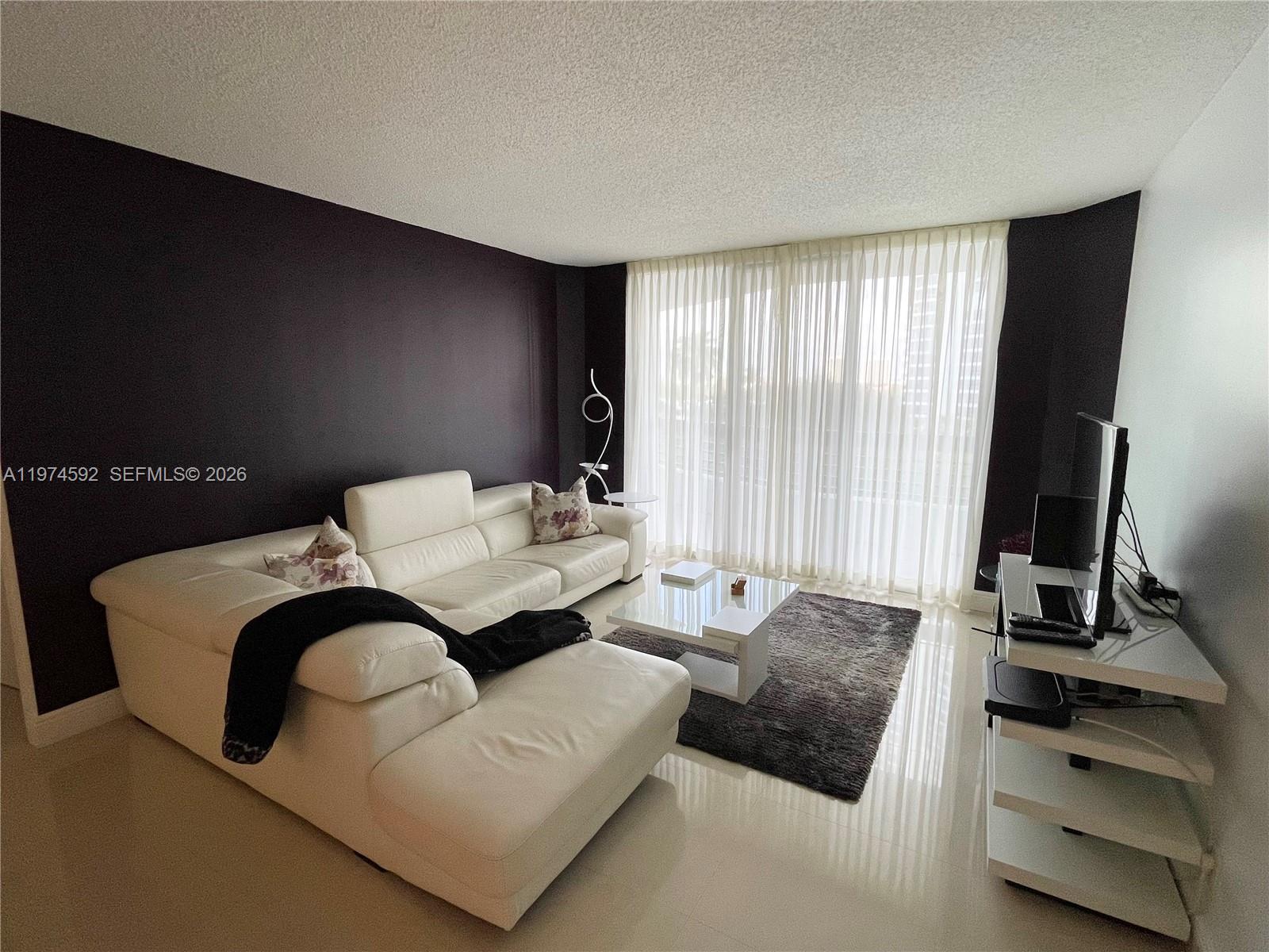 3600 Mystic Pointe Dr # 610