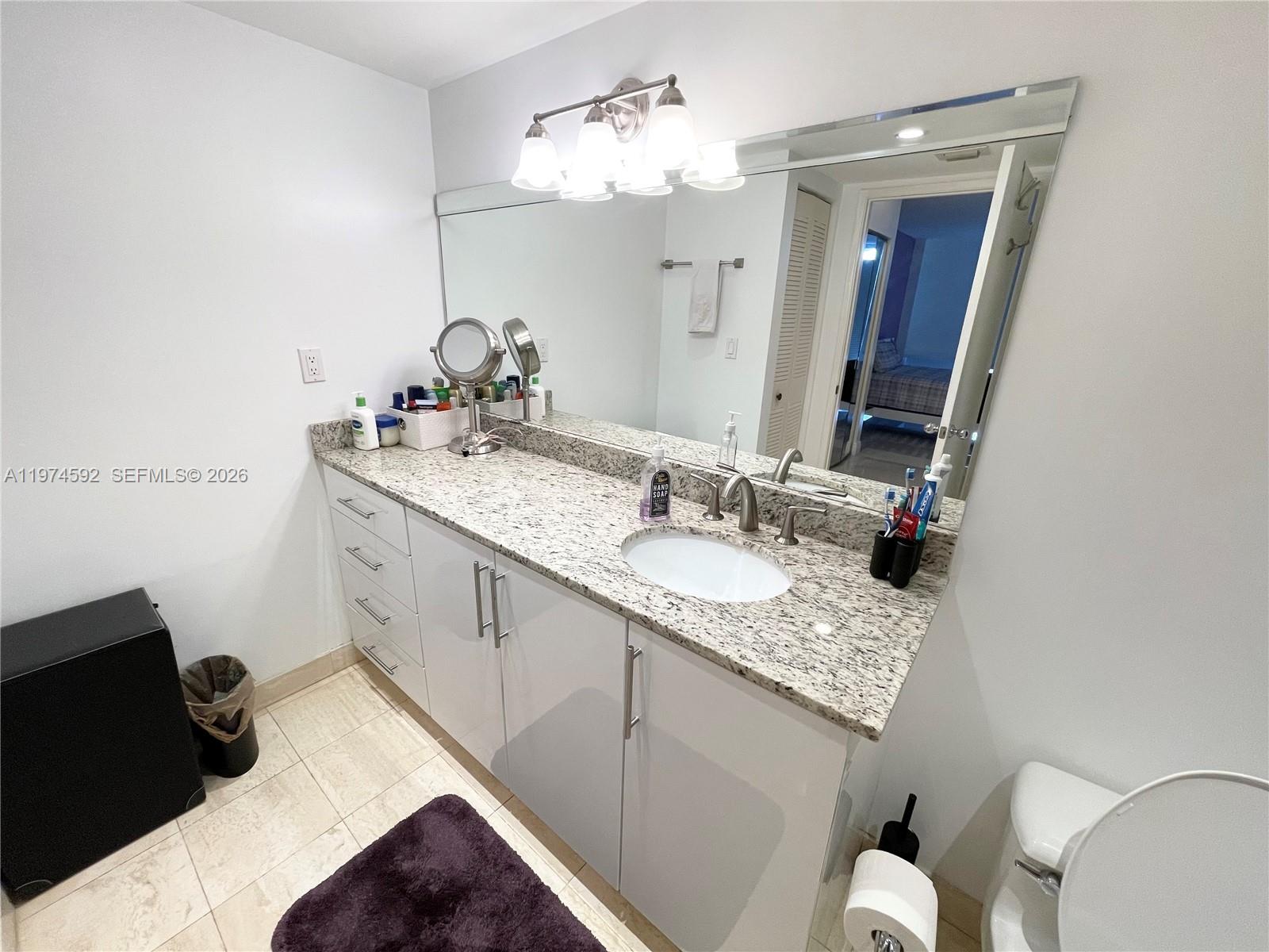 3600 Mystic Pointe Dr # 610