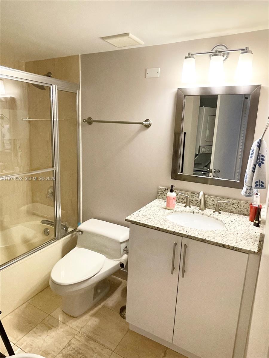 3600 Mystic Pointe Dr # 610