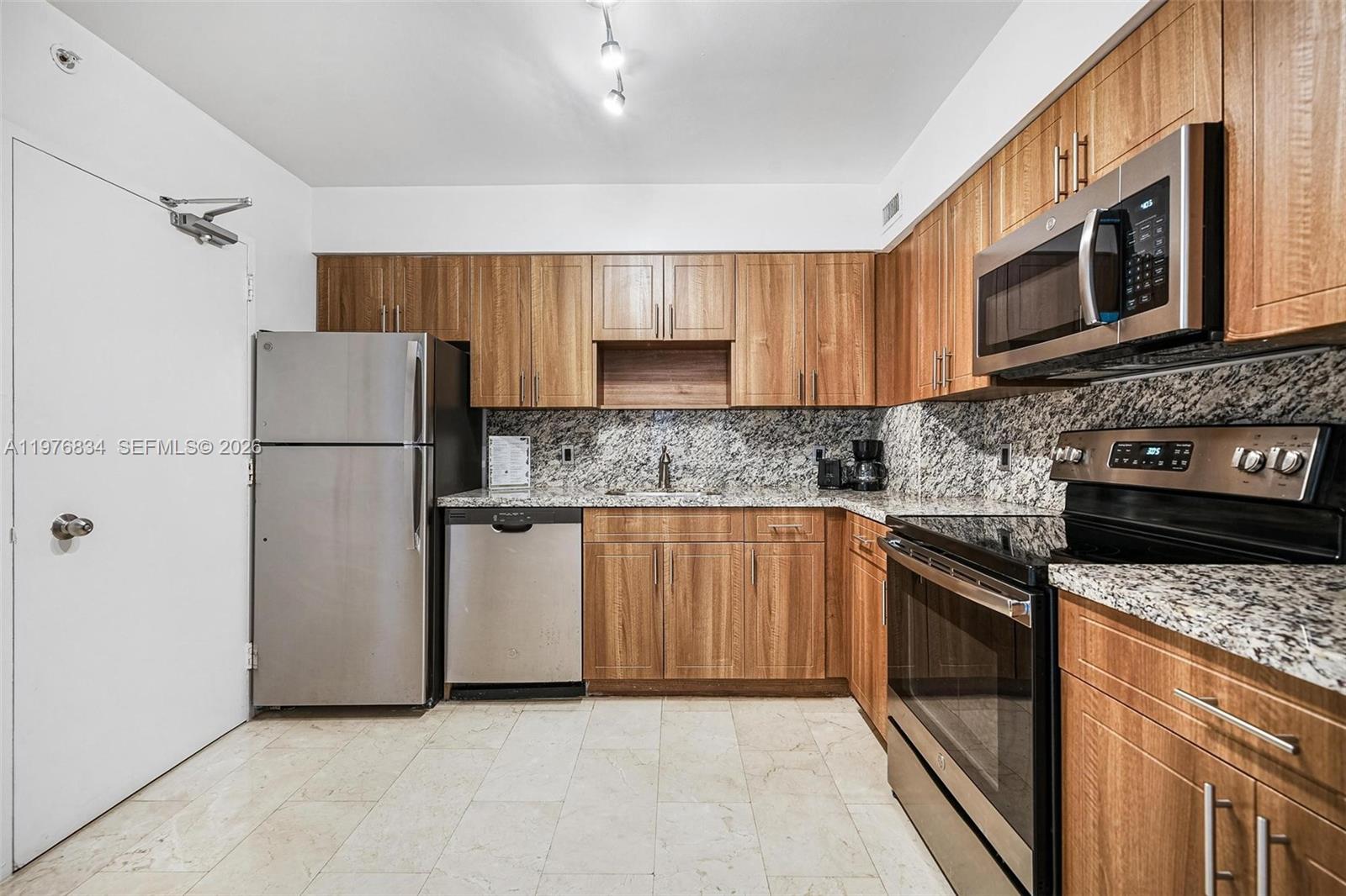 5101 Collins Ave # 11L