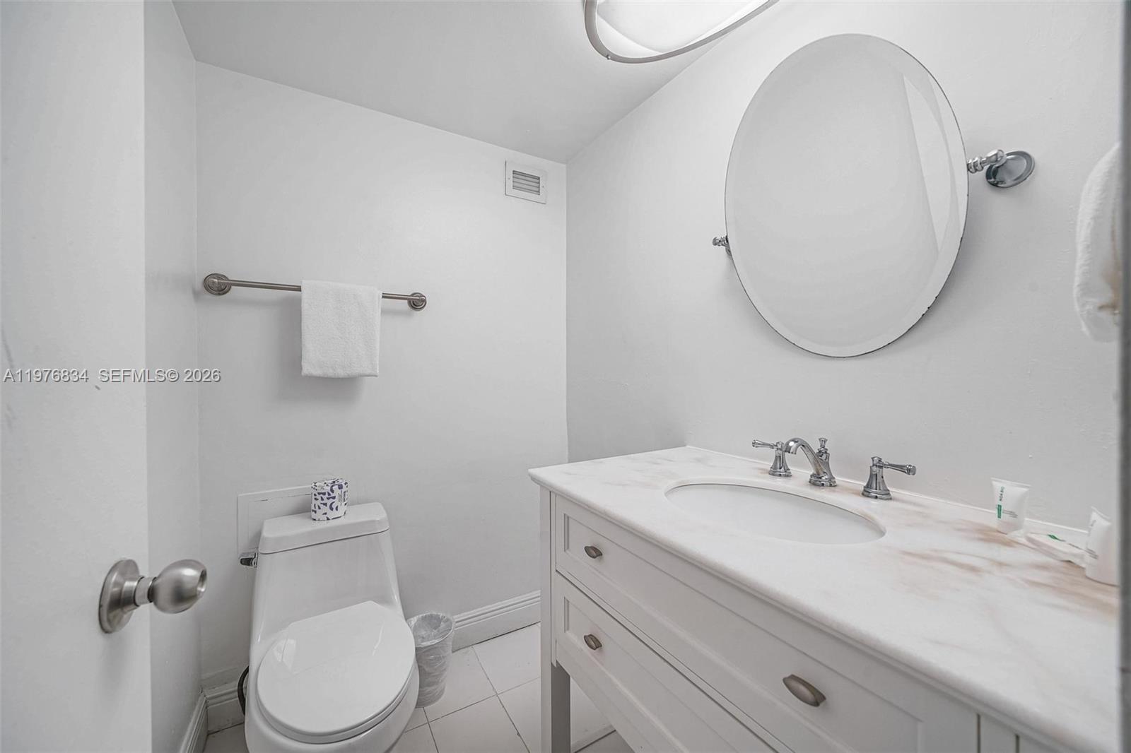 5101 Collins Ave # 11L