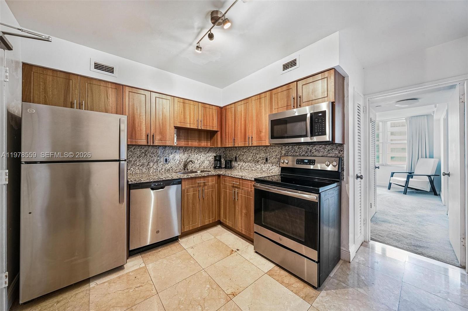 5101 Collins Ave # 11T