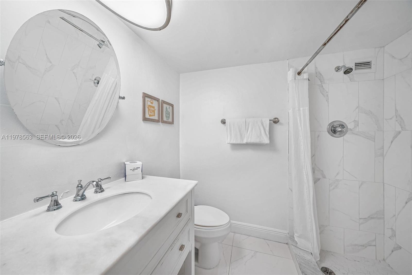 5101 Collins Ave # 11M