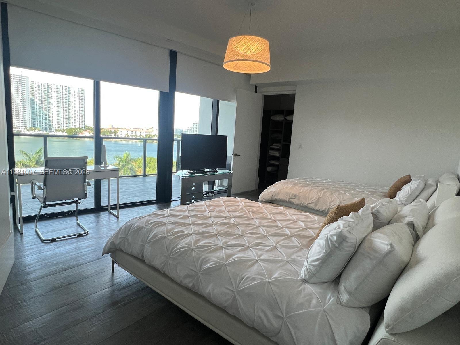 5500 Island Estates Dr # 504