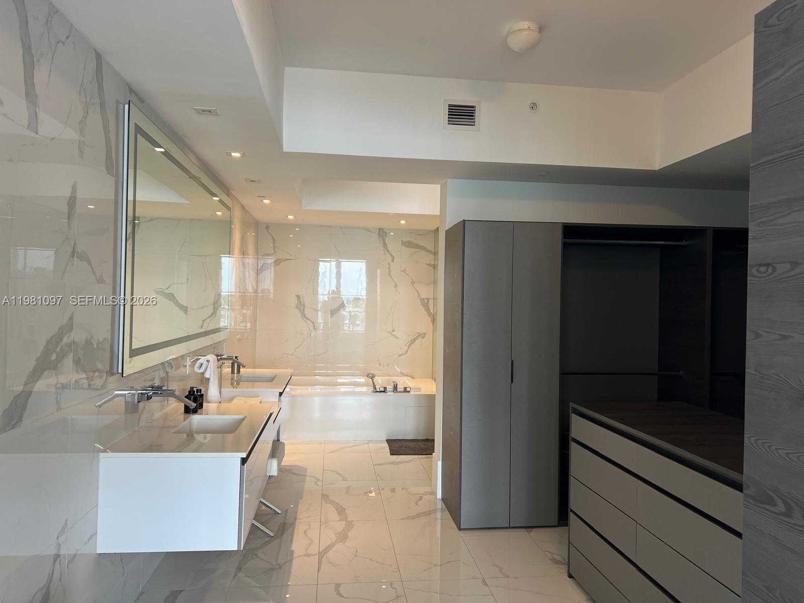 5500 Island Estates Dr # 504