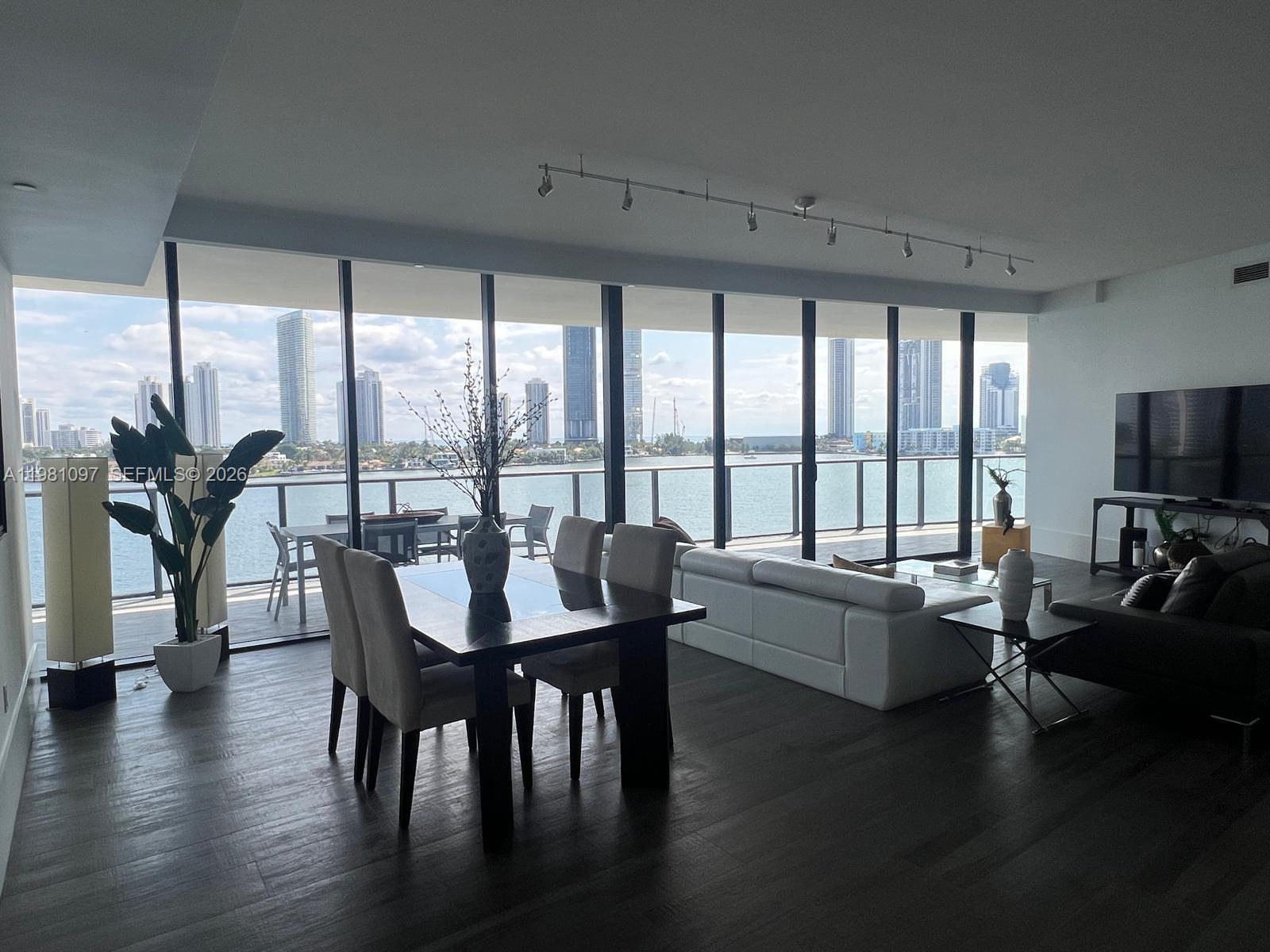 5500 Island Estates Dr # 504