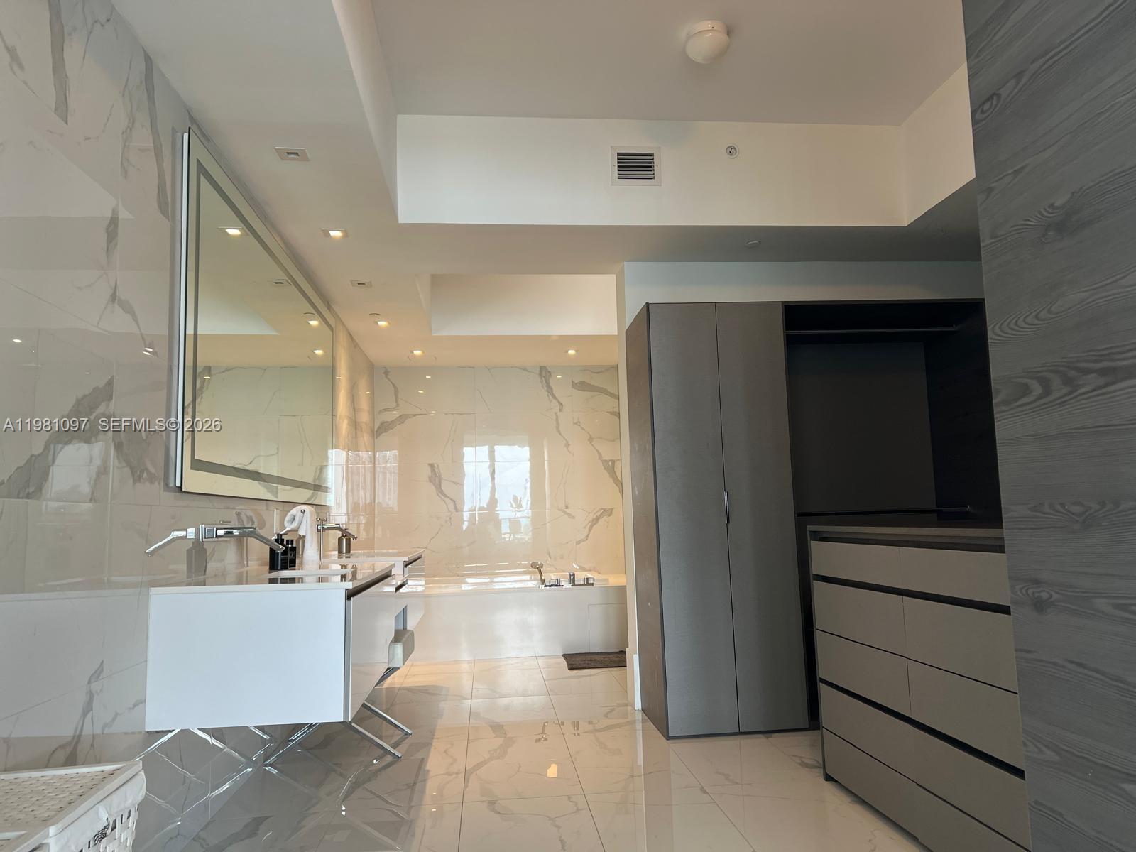 5500 Island Estates Dr # 504
