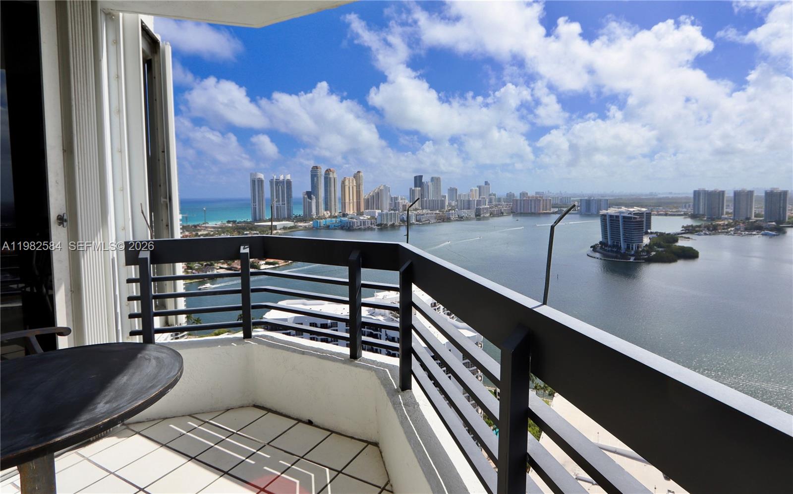 3500 Mystic Pointe Dr # 3701