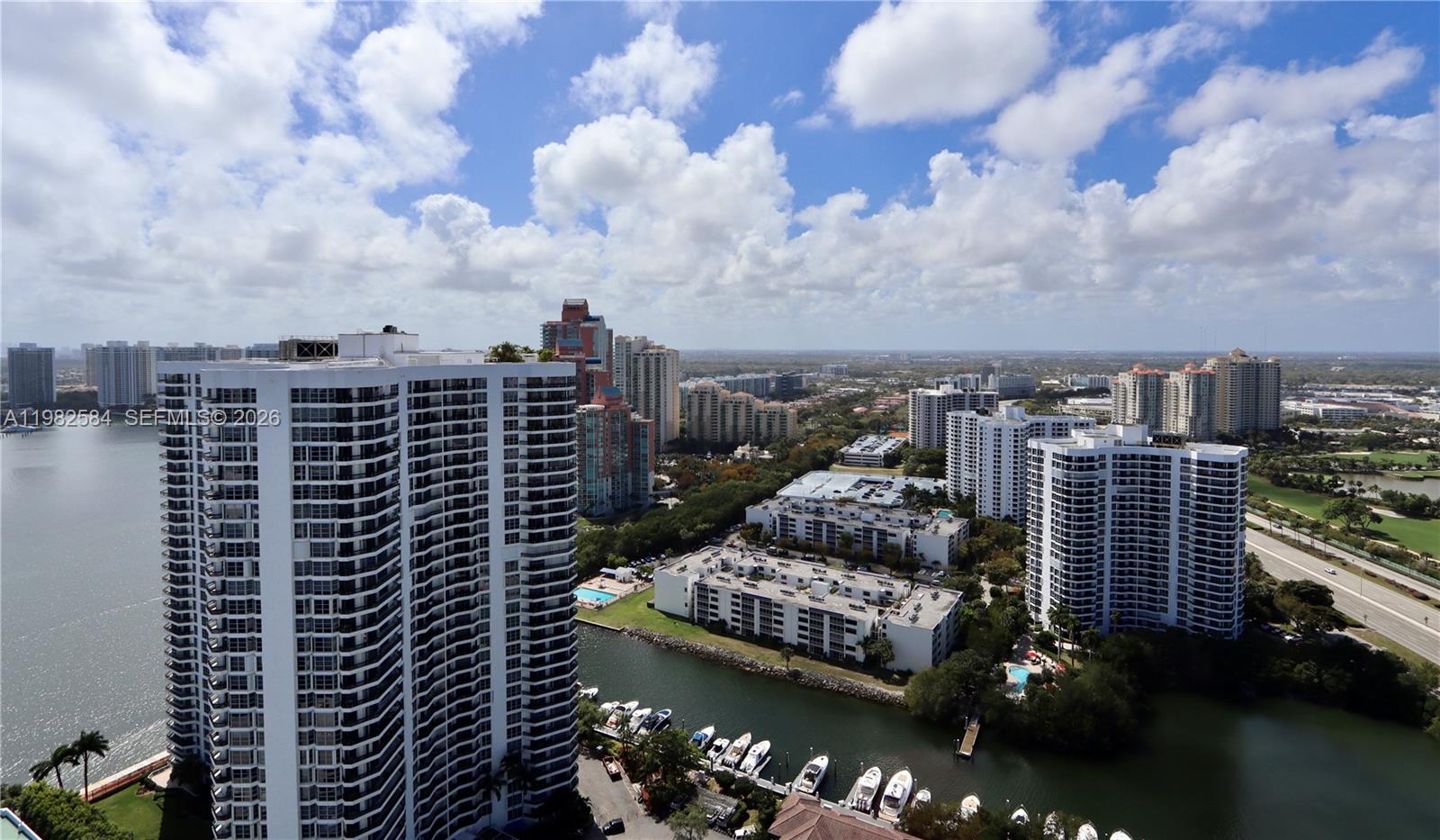 3500 Mystic Pointe Dr # 3701
