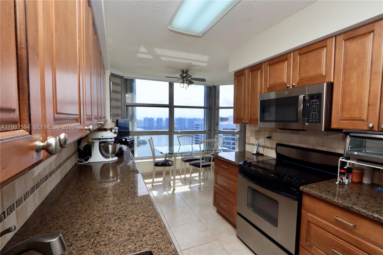 3500 Mystic Pointe Dr # 3701