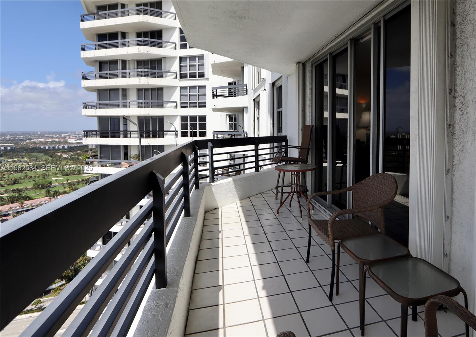 3500 Mystic Pointe Dr # 3701