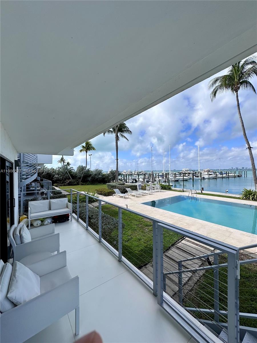 166 HARBOR DR # 6B