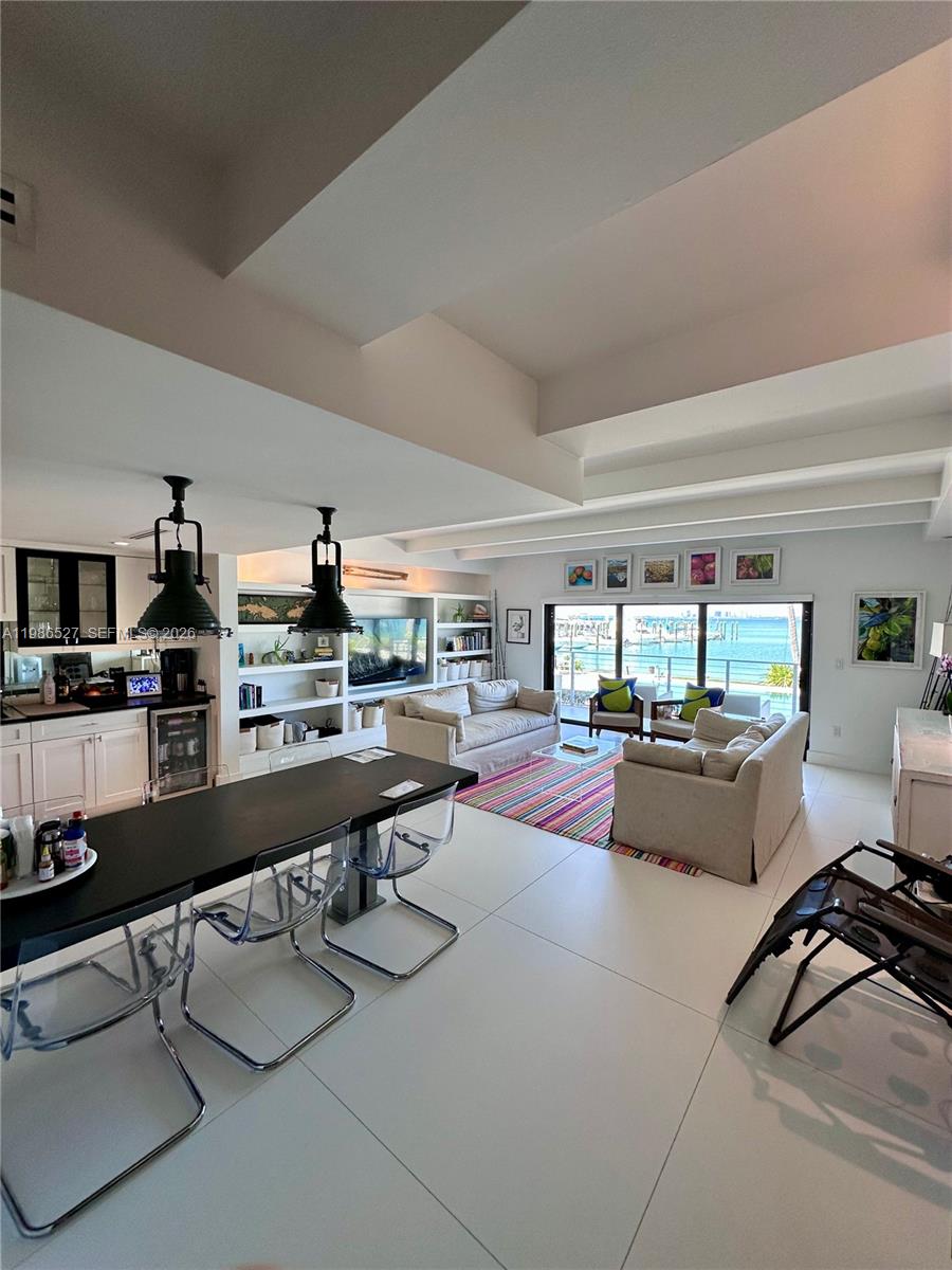 166 HARBOR DR # 6B