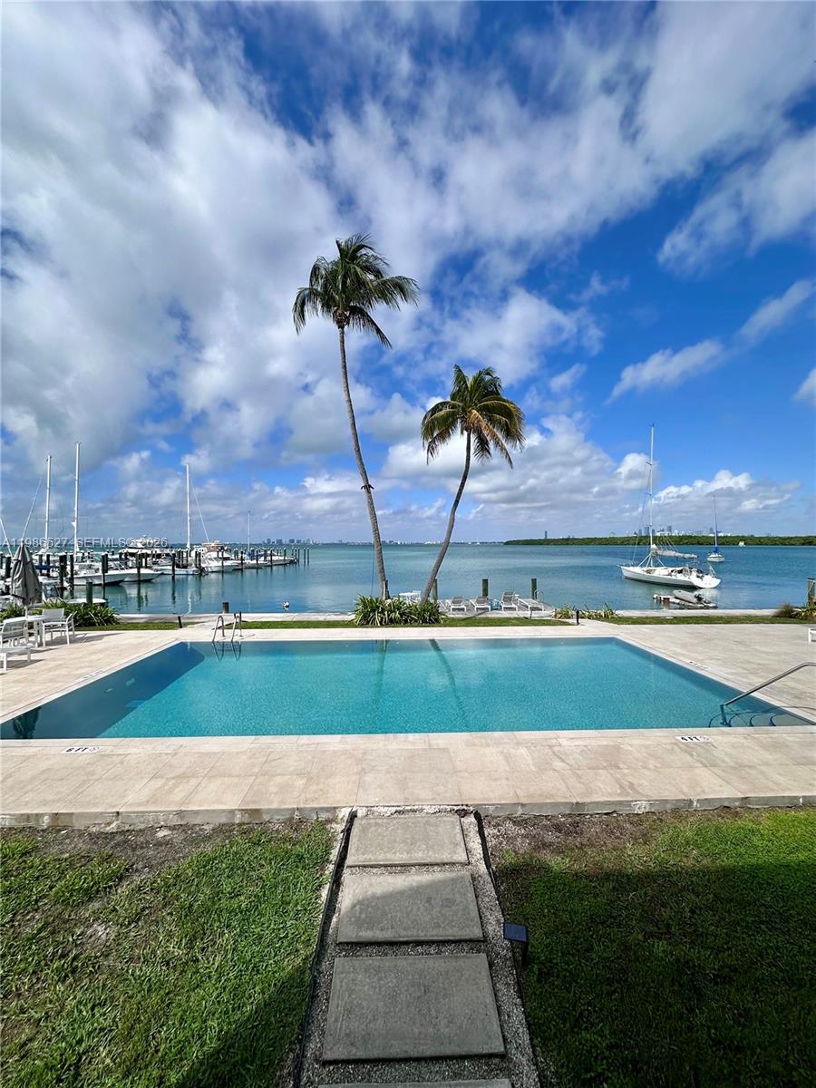 166 HARBOR DR # 6B