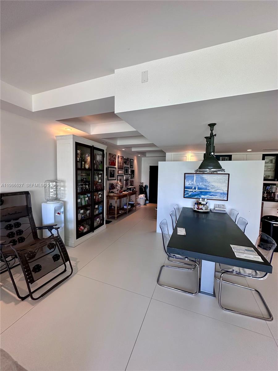166 HARBOR DR # 6B
