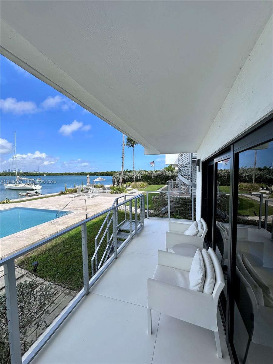 166 HARBOR DR # 6B