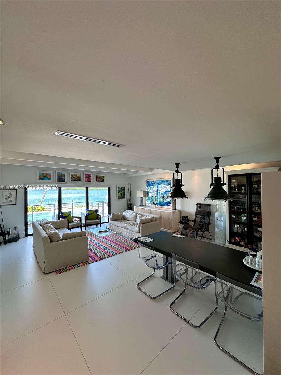 166 HARBOR DR # 6B