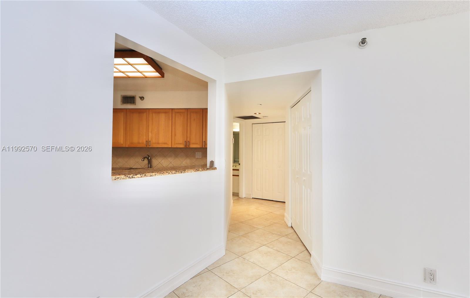 3500 Mystic Pointe Dr # 1207