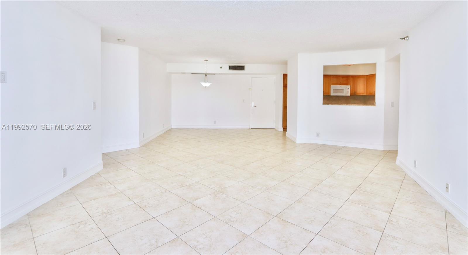 3500 Mystic Pointe Dr # 1207