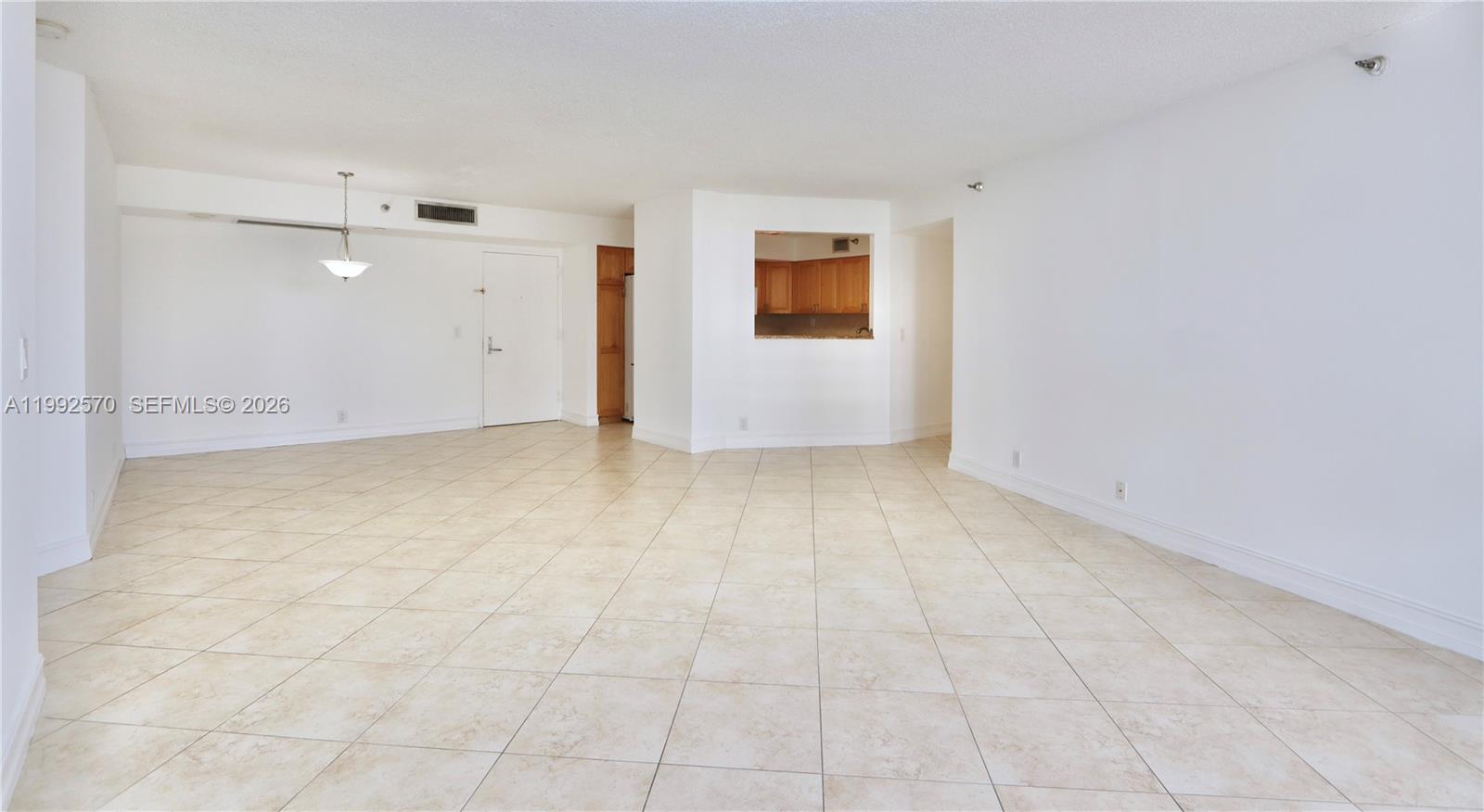 3500 Mystic Pointe Dr # 1207