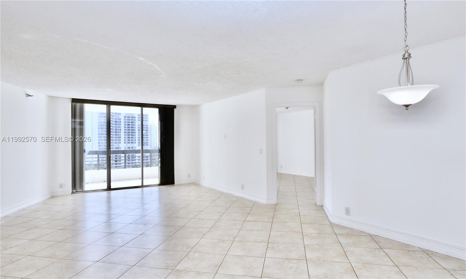 3500 Mystic Pointe Dr # 1207