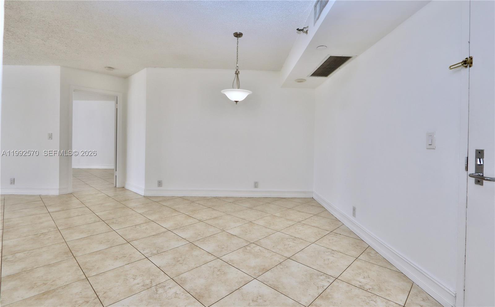 3500 Mystic Pointe Dr # 1207
