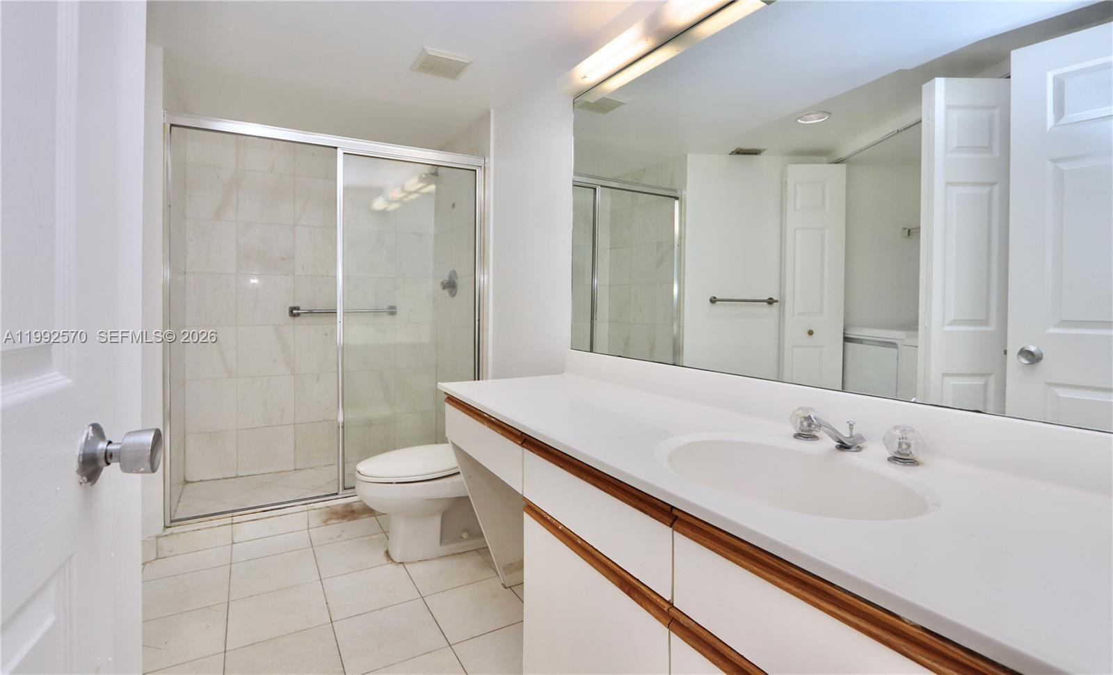 3500 Mystic Pointe Dr # 1207