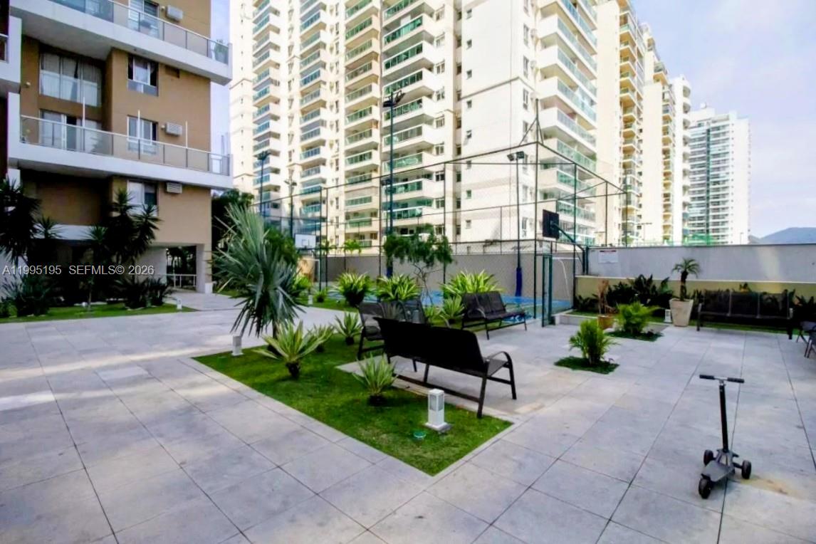 400 Avenida José Luiz Ferraz # 502