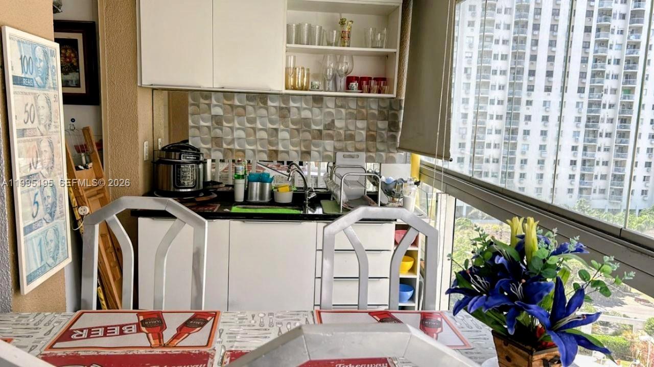 400 Avenida José Luiz Ferraz # 502
