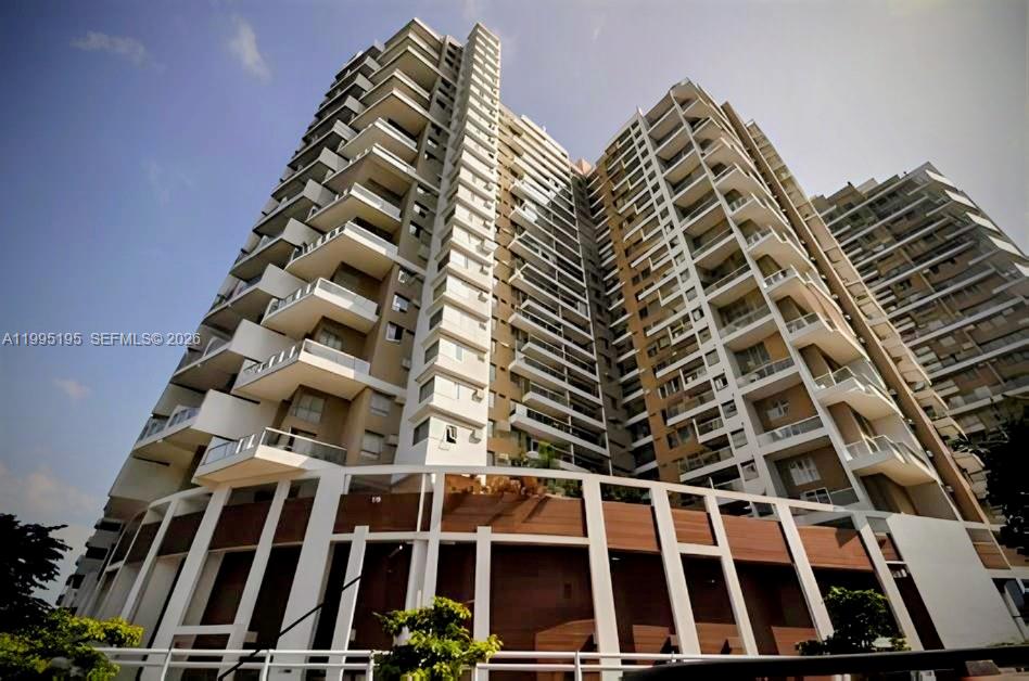 400 Avenida José Luiz Ferraz # 502
