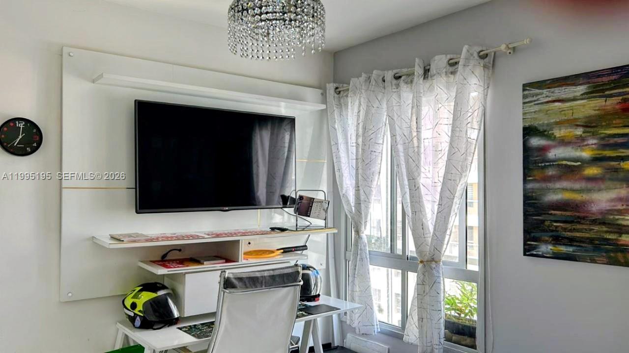400 Avenida José Luiz Ferraz # 502
