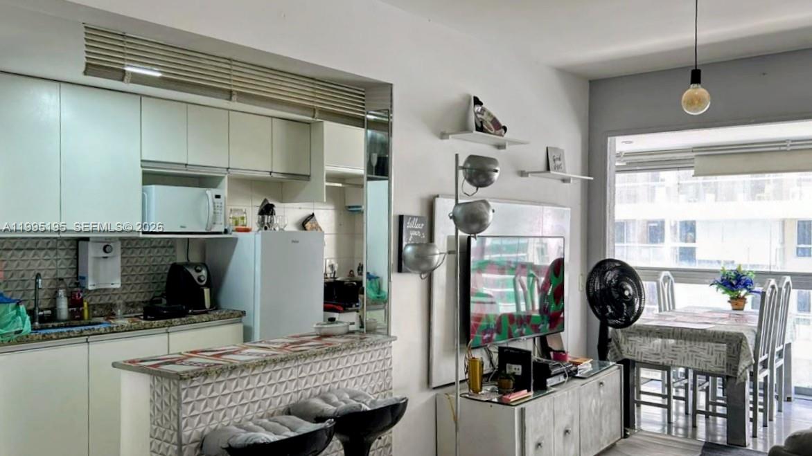 400 Avenida José Luiz Ferraz # 502