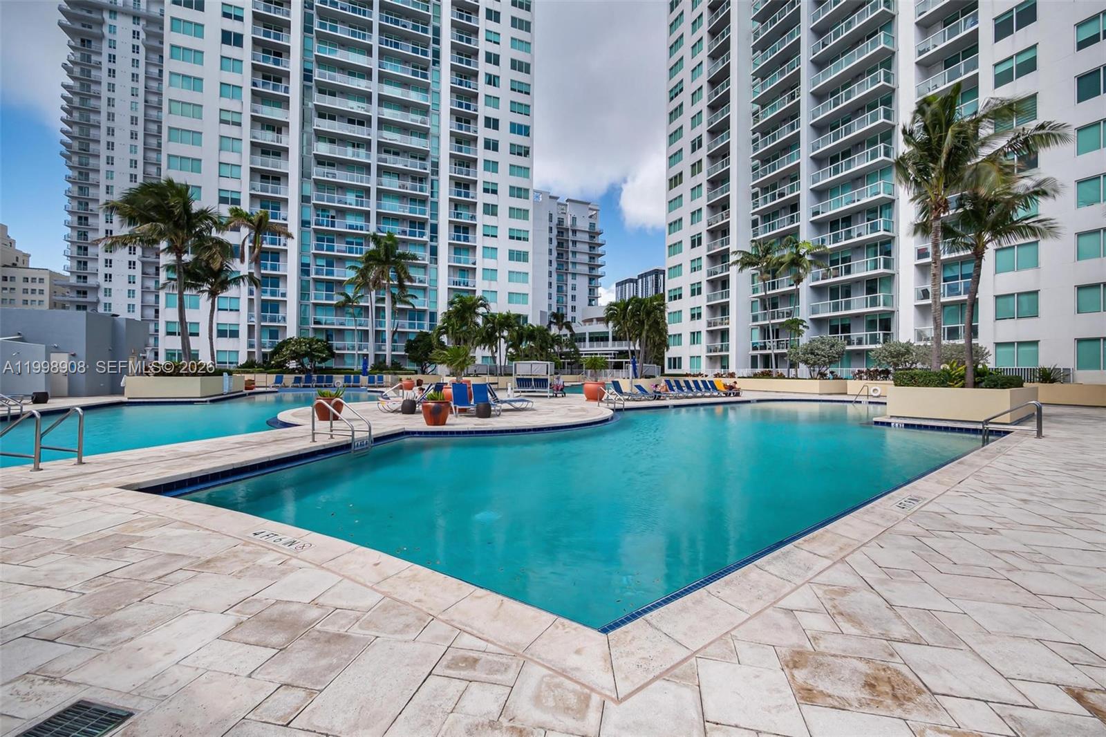 244 Biscayne Blvd # 445