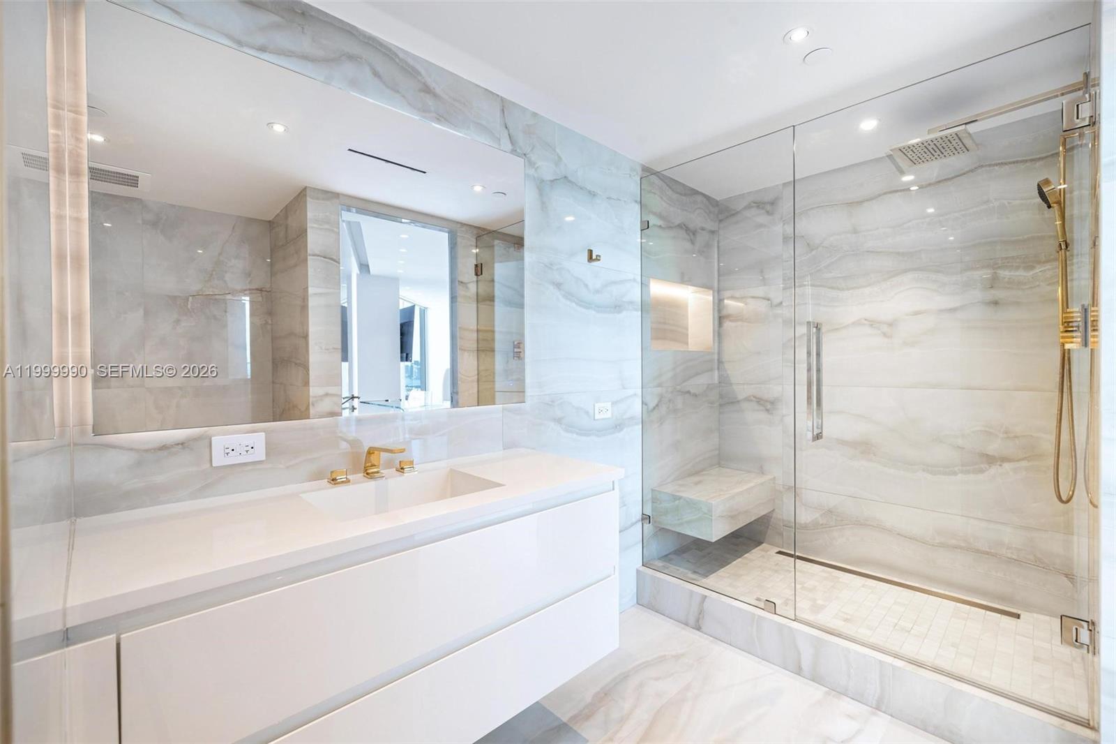 300 S Pointe Dr # 5 Unit: PH-5