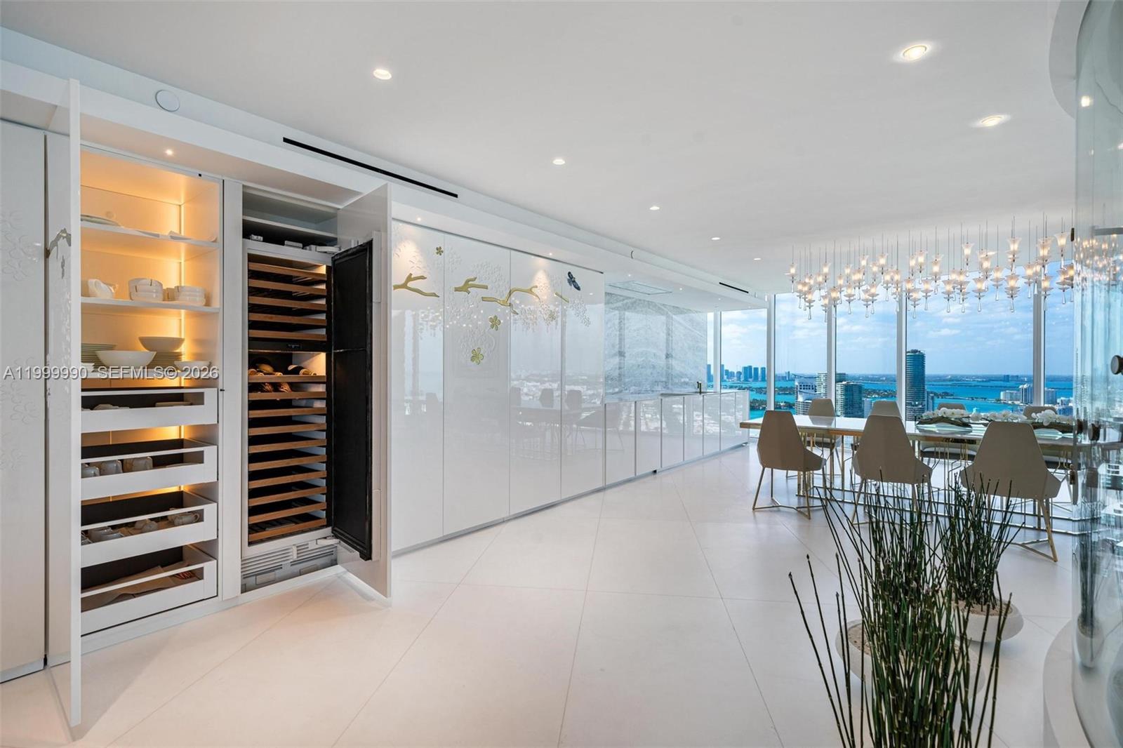 300 S Pointe Dr # 5 Unit: PH-5