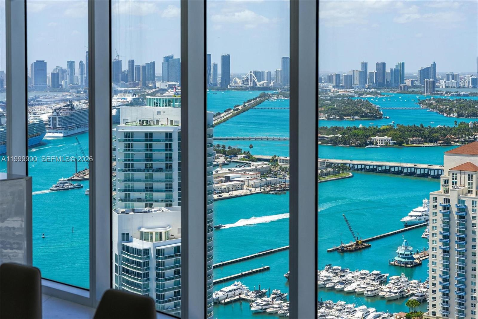 300 S Pointe Dr # 5 Unit: PH-5