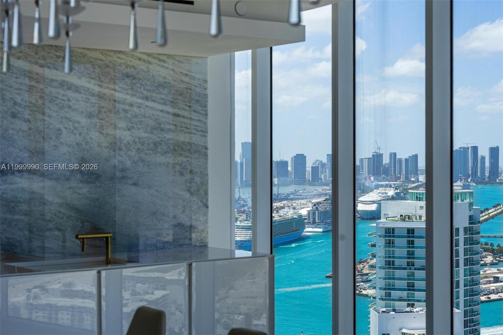 300 S Pointe Dr # 5 Unit: PH-5