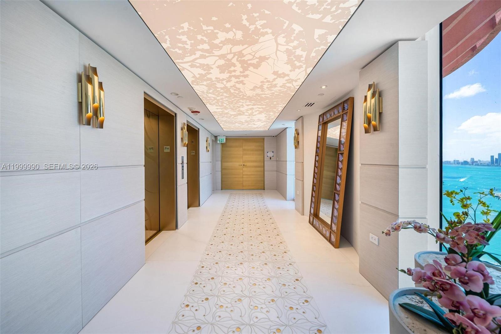 300 S Pointe Dr # 5 Unit: PH-5