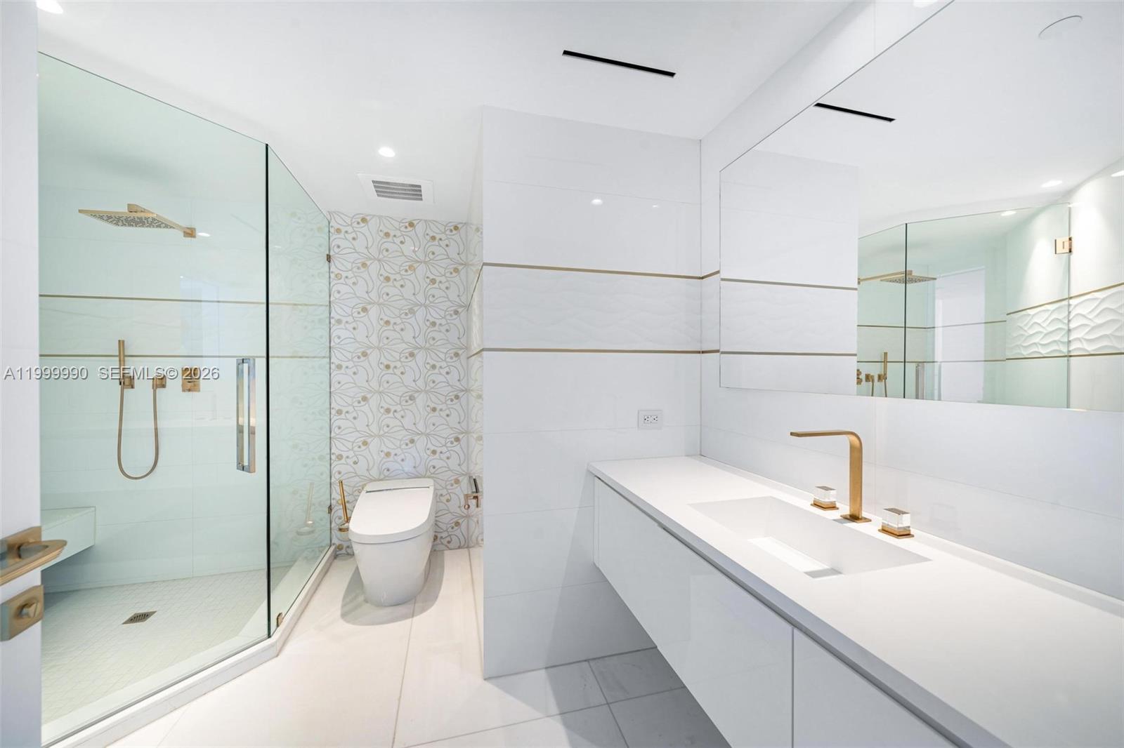 300 S Pointe Dr # 5 Unit: PH-5