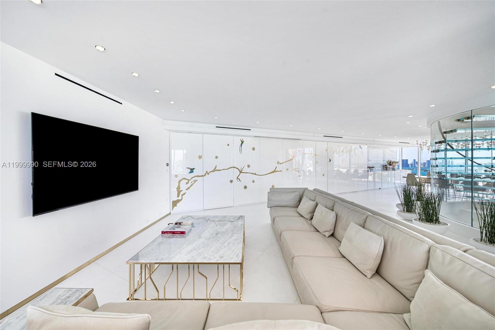 300 S Pointe Dr # 5 Unit: PH-5