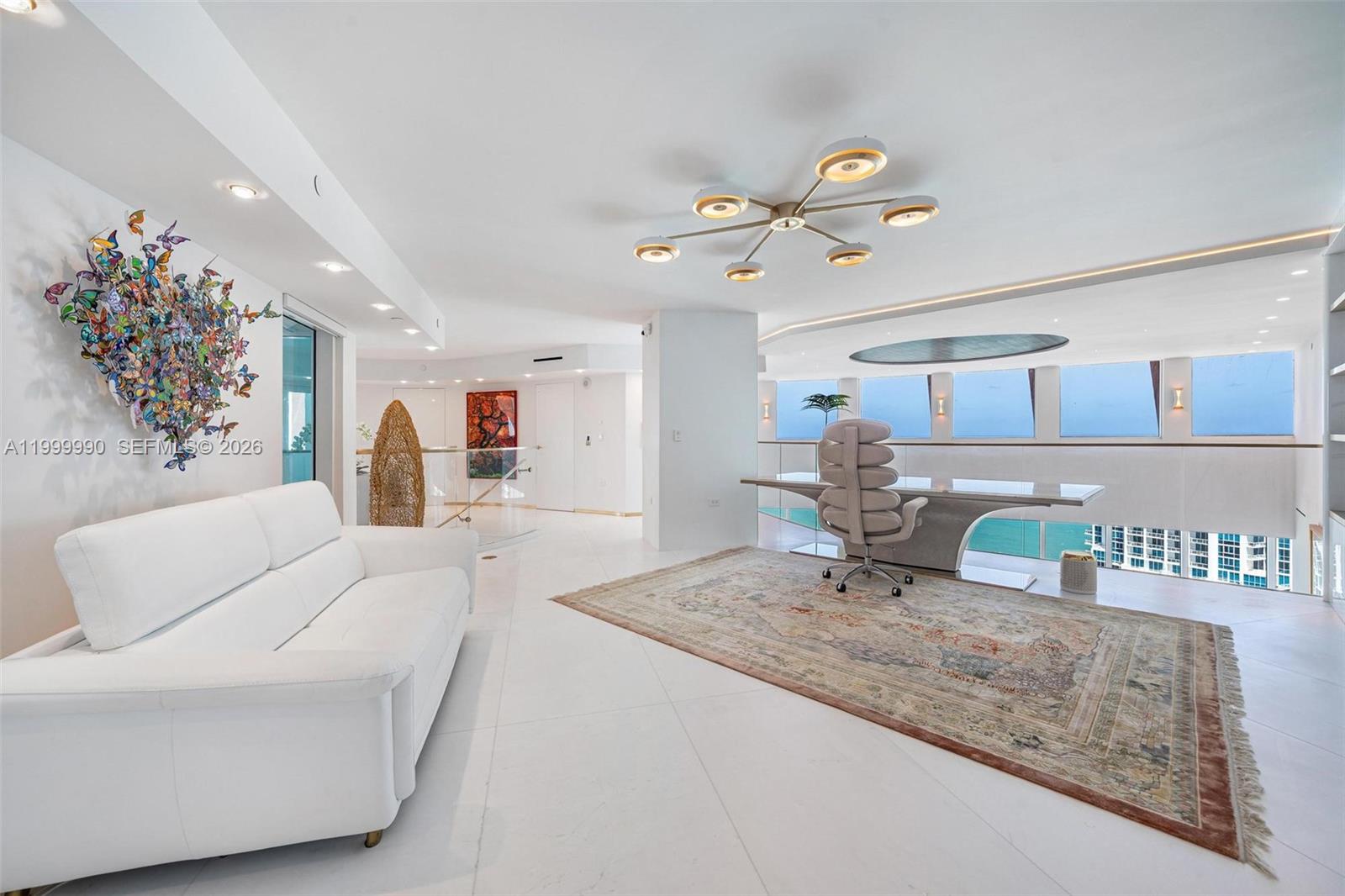 300 S Pointe Dr # 5 Unit: PH-5