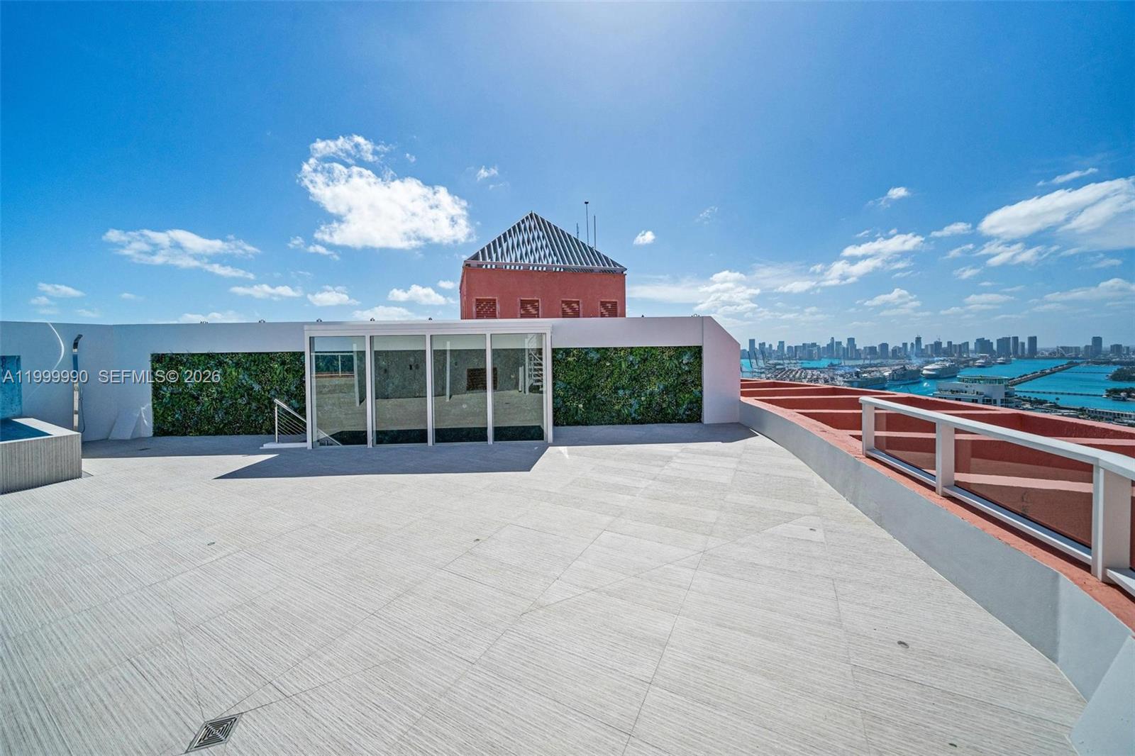 300 S Pointe Dr # 5 Unit: PH-5