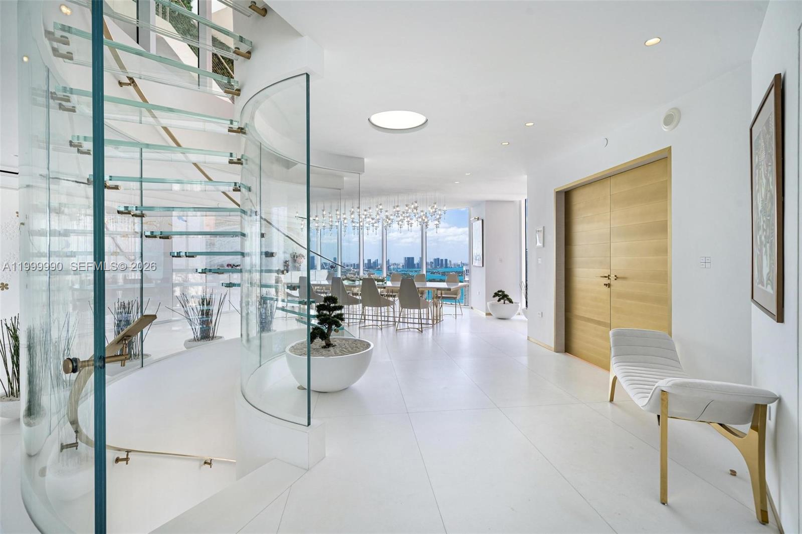 300 S Pointe Dr # 5 Unit: PH-5