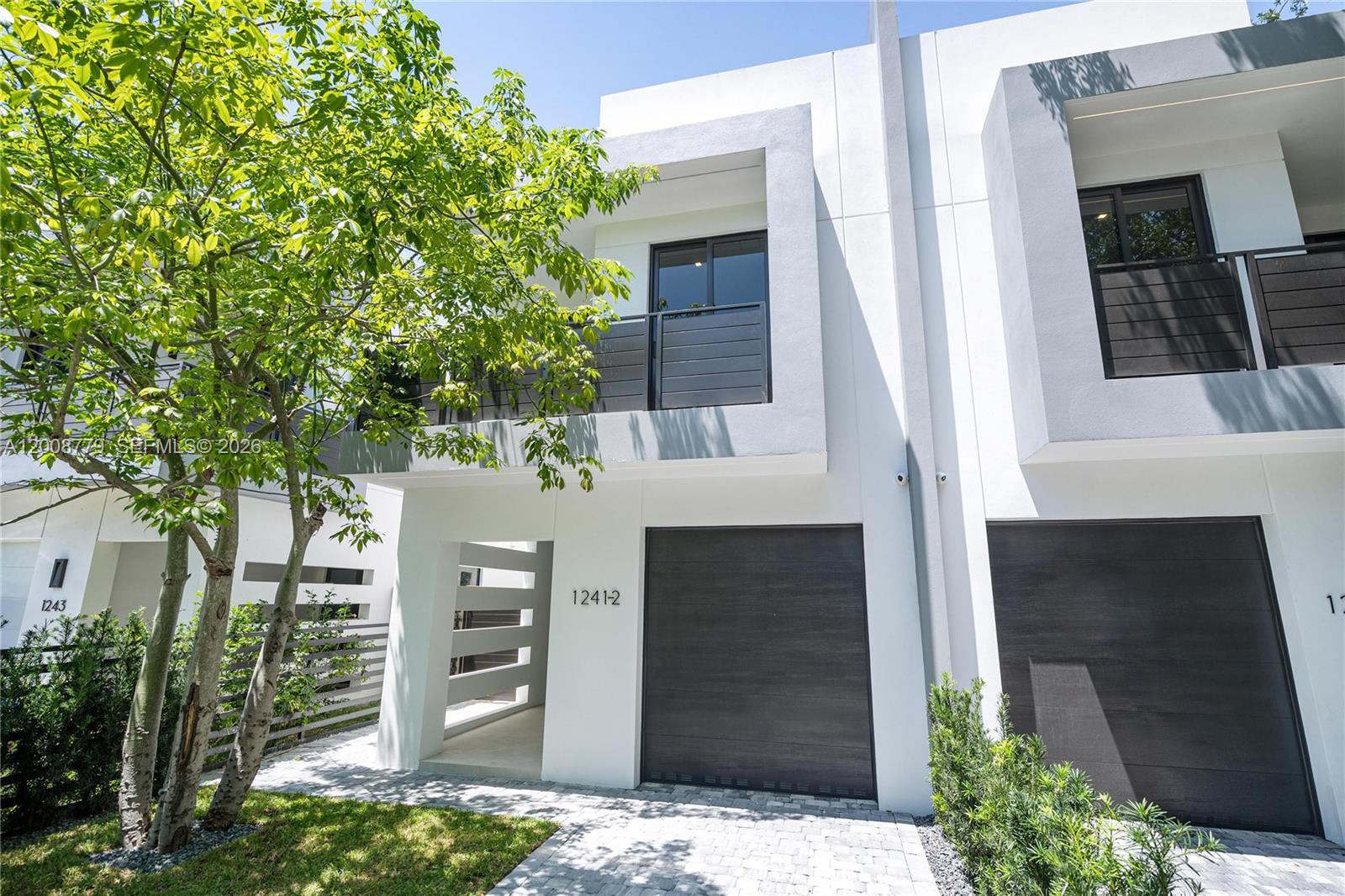 1241-2 SW 23th