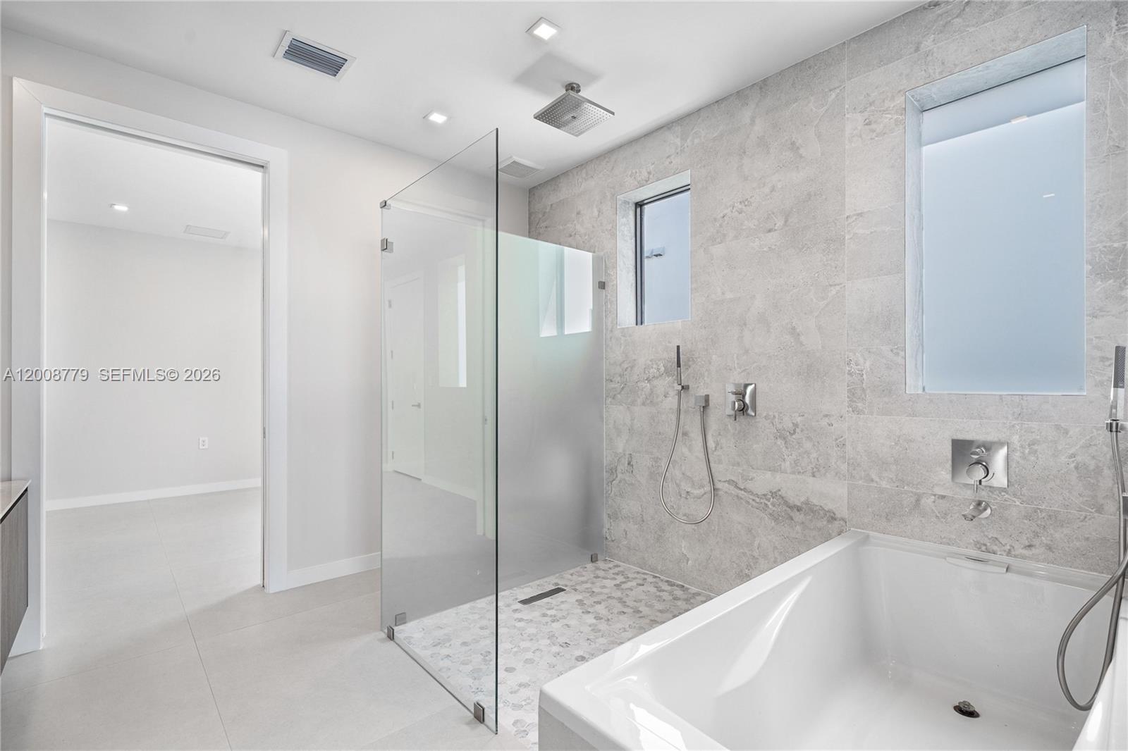 1241-2 SW 23th