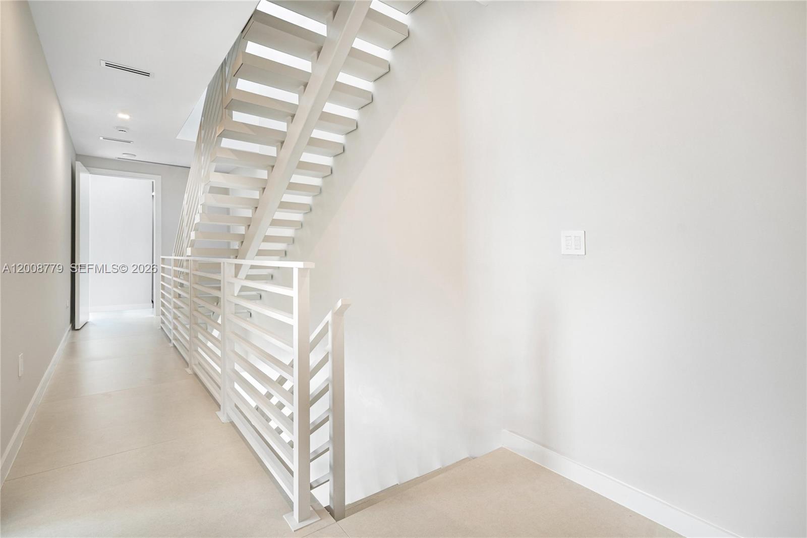 1241-2 SW 23th