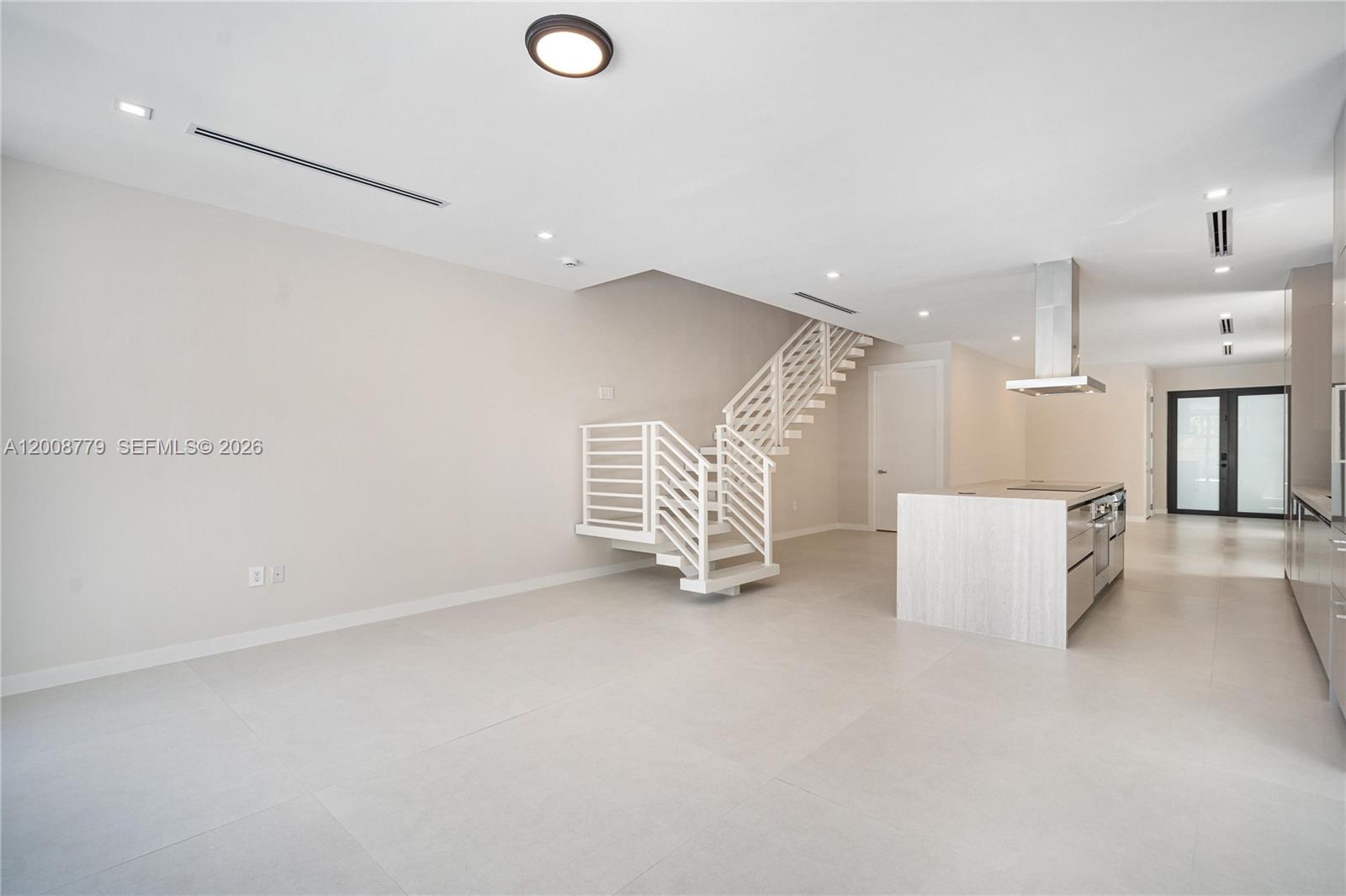 1241-2 SW 23th