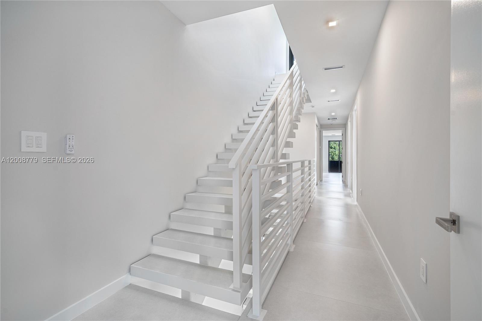 1241-2 SW 23th